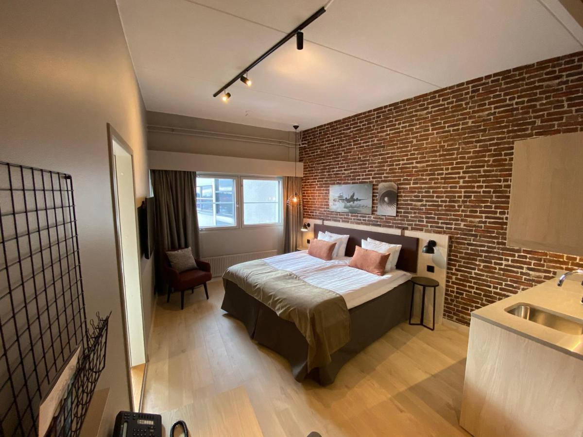 Skyline Airport Hotel 4*